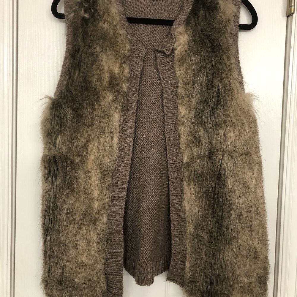 Sweater furry vest
